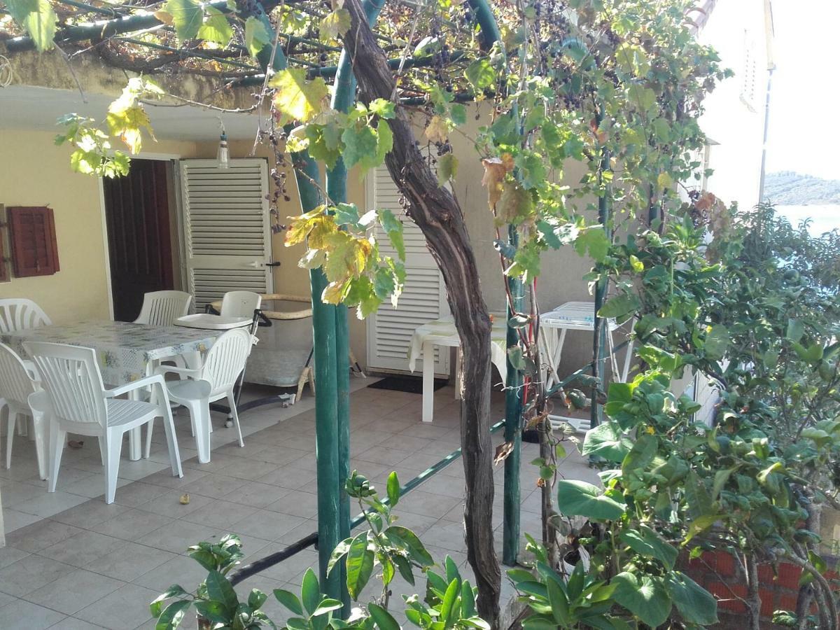 I&J Relaxing Beach Apartments Račišće Exteriér fotografie