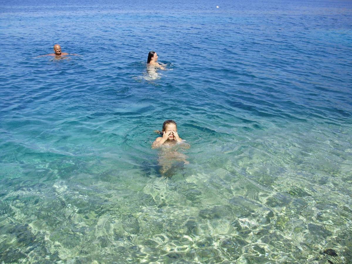 I&J Relaxing Beach Apartments Račišće Exteriér fotografie