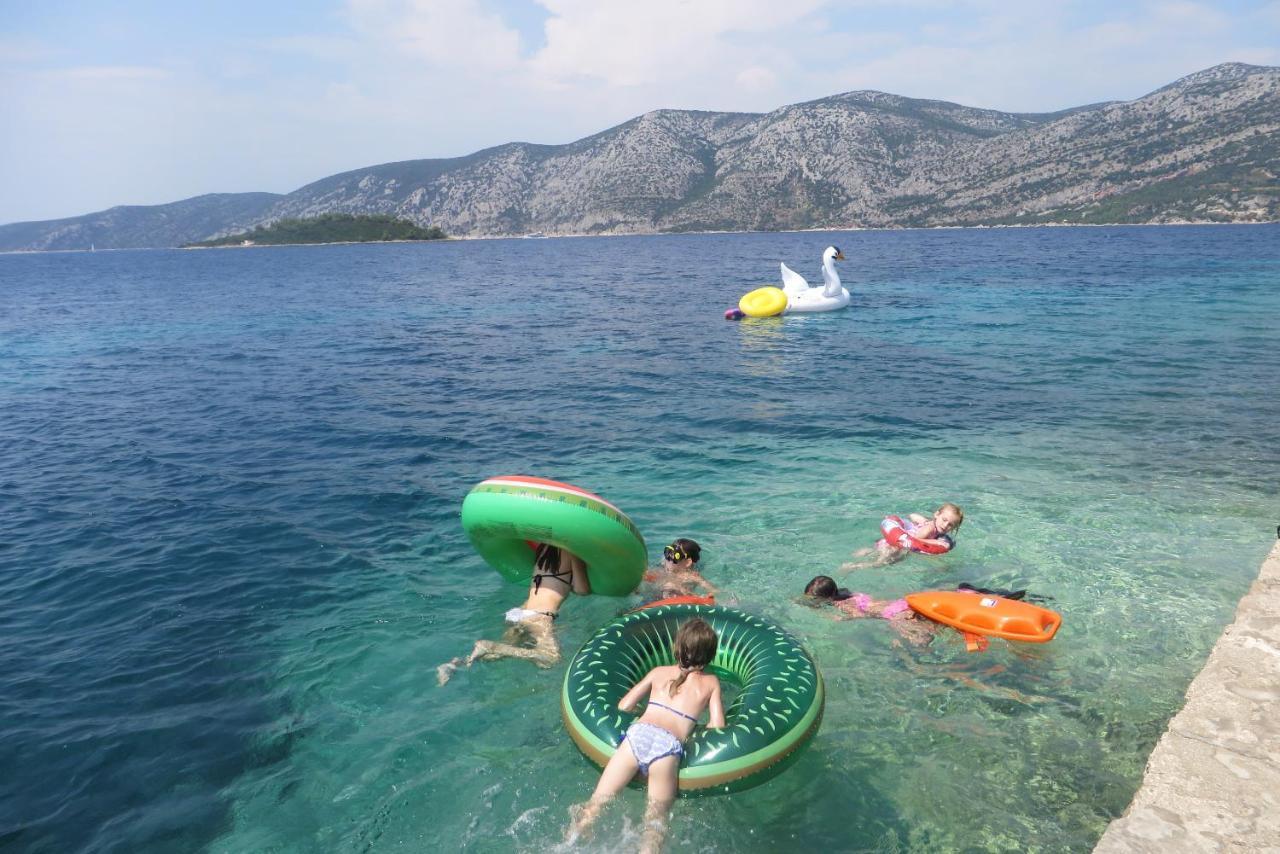 I&J Relaxing Beach Apartments Račišće Exteriér fotografie