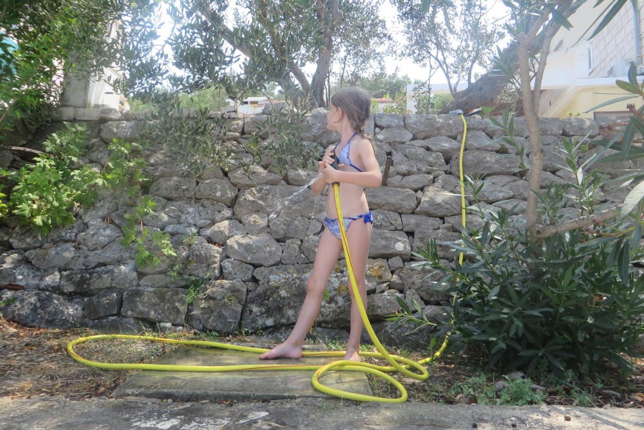 I&J Relaxing Beach Apartments Račišće Exteriér fotografie